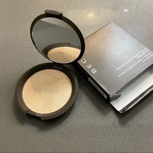 BNIB BECCA Moonstone Highlight